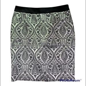 Worthington Silver and Black Pencil Skirt, Size 4 Petite